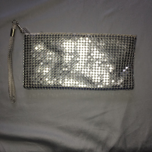 Silver wristlet - Picture 2 of 3